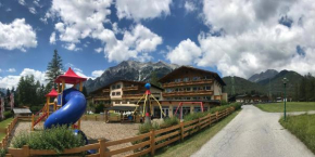  Kinderhotel Lärchenhof  Обштайг